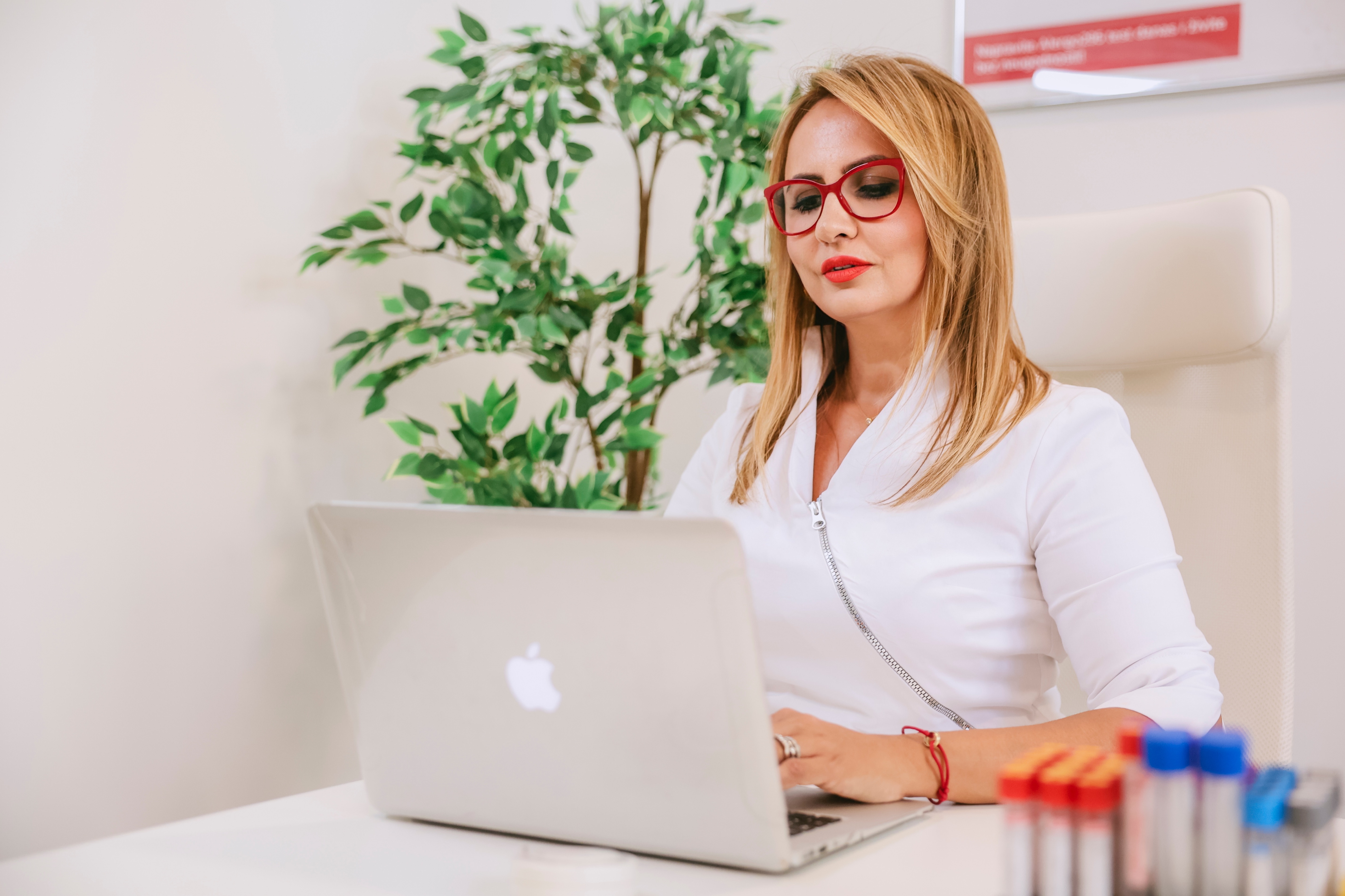 dr. sc. Mirela Marić, privatna kolekcija